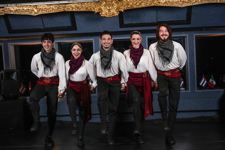 Dinner + Unlimited Soft Drinks + Private Close to Show Table + Shows with Meeting Point